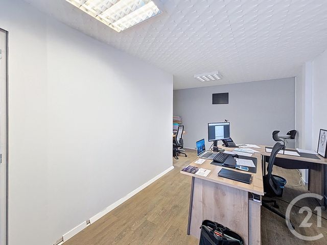 Commerce à louer - 100 m2 - 10 - CHAMPAGNE-ARDENNE