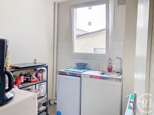 Appartement à louer - 2 pièces - 31,90 m2 - Troyes - 10 - CHAMPAGNE-ARDENNE