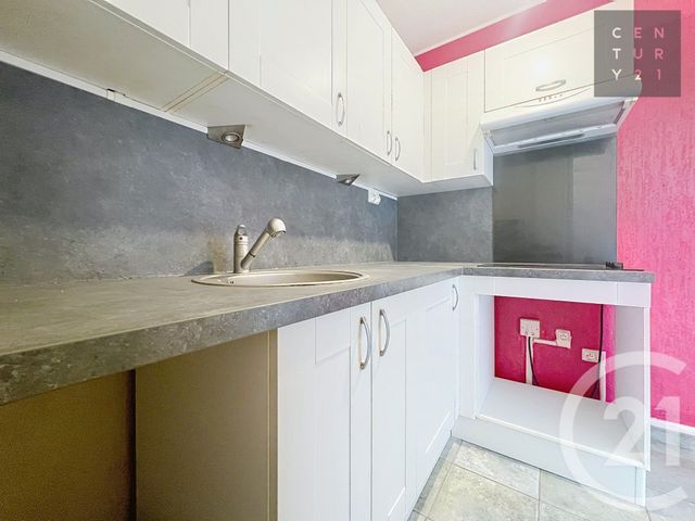 Appartement T1 &agrave; vendre - 1 pi&egrave;ce - 26,88 m2 - St Julien Les Villas - 10 - CHAMPAGNE-ARDENNE