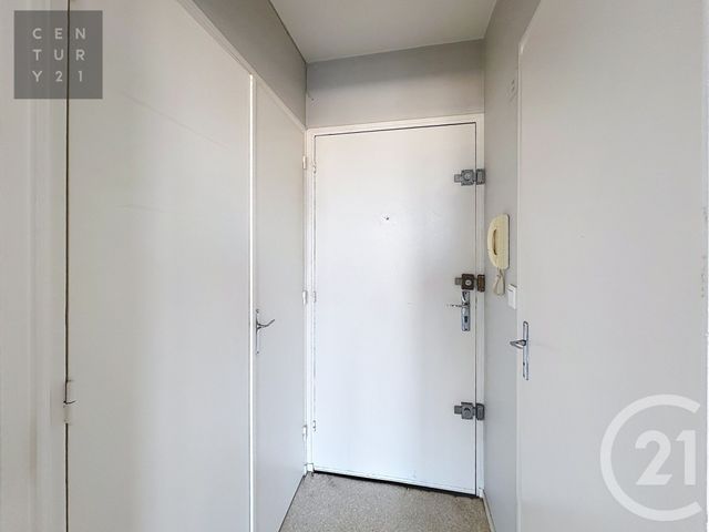 Appartement F1 &agrave; vendre - 1 pi&egrave;ce - 27 m2 - St Julien Les Villas - 10 - CHAMPAGNE-ARDENNE