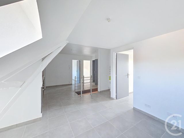 Appartement F4 &agrave; louer - 4 pi&egrave;ces - 51,90 m2 - Ste Savine - 10 - CHAMPAGNE-ARDENNE