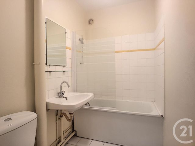 Appartement F1 &agrave; louer - 1 pi&egrave;ce - 27 m2 - St Julien Les Villas - 10 - CHAMPAGNE-ARDENNE