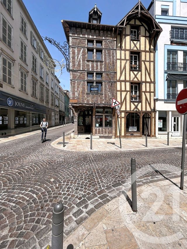 Appartement F6 &agrave; louer - 6 pi&egrave;ces - 130 m2 - Troyes - 10 - CHAMPAGNE-ARDENNE