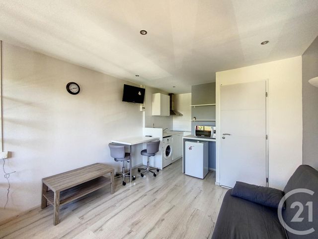 Appartement F1 &agrave; louer - 1 pi&egrave;ce - 17 m2 - Ste Savine - 10 - CHAMPAGNE-ARDENNE