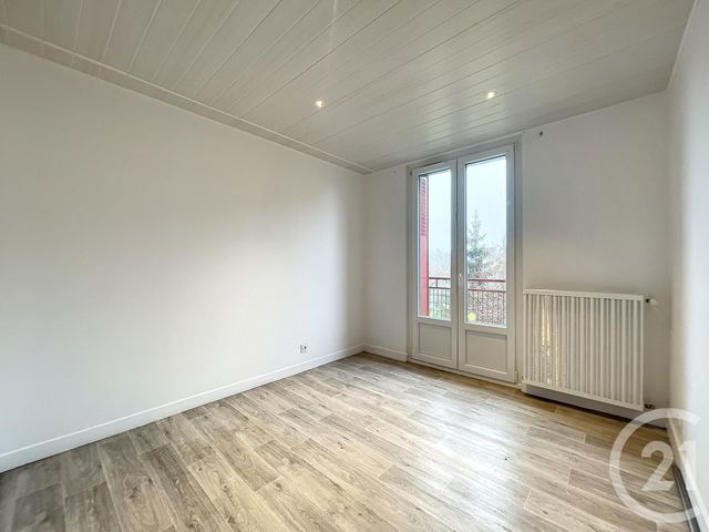 Appartement F3 &agrave; louer - 3 pi&egrave;ces - 55 m2 - La Chapelle St Luc - 10 - CHAMPAGNE-ARDENNE