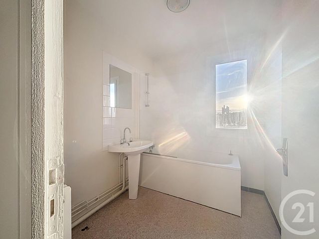 Appartement F2 &agrave; louer - 2 pi&egrave;ces - 43 m2 - Troyes - 10 - CHAMPAGNE-ARDENNE