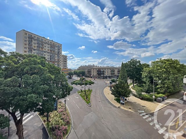 Appartement &agrave; louer - 5 pi&egrave;ces - 115 m2 - Troyes - 10 - CHAMPAGNE-ARDENNE