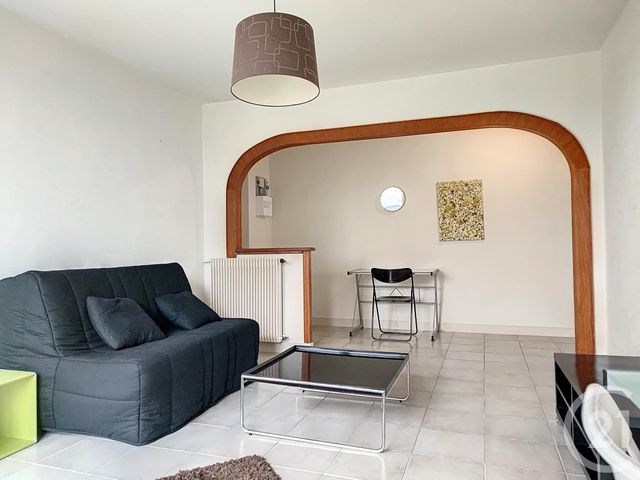 Appartement F1 &agrave; louer - 1 pi&egrave;ce - 44 m2 - St Julien Les Villas - 10 - CHAMPAGNE-ARDENNE