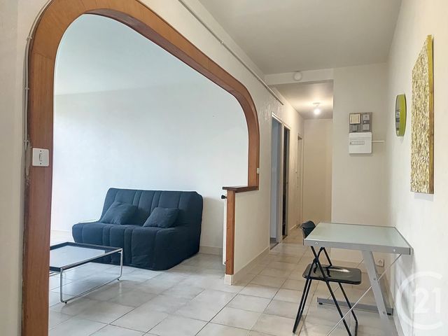 Appartement F1 &agrave; louer - 1 pi&egrave;ce - 44 m2 - St Julien Les Villas - 10 - CHAMPAGNE-ARDENNE