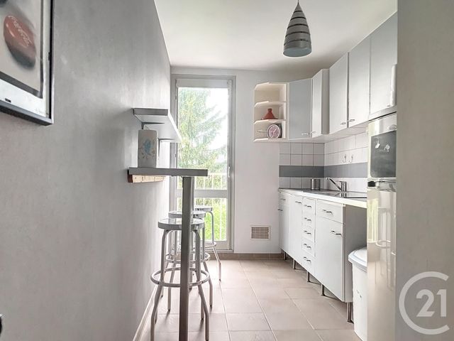 Appartement F1 &agrave; louer - 1 pi&egrave;ce - 44 m2 - St Julien Les Villas - 10 - CHAMPAGNE-ARDENNE
