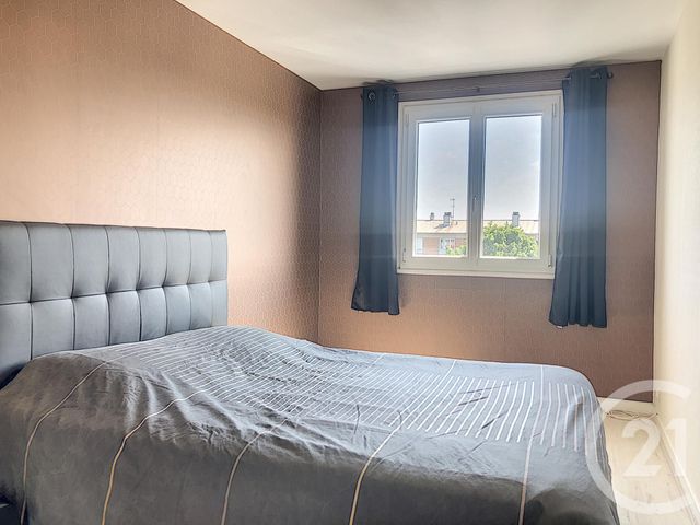 Appartement F3 &agrave; vendre - 4 pi&egrave;ces - 76,80 m2 - St Julien Les Villas - 10 - CHAMPAGNE-ARDENNE