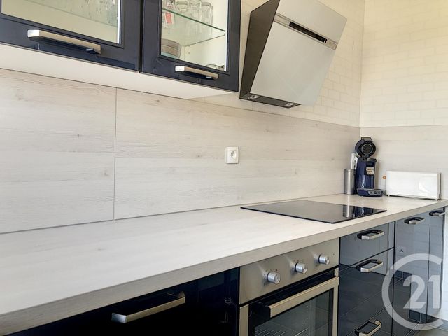 Appartement F3 &agrave; vendre - 4 pi&egrave;ces - 76,80 m2 - St Julien Les Villas - 10 - CHAMPAGNE-ARDENNE