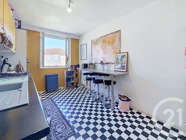 Appartement F5 &agrave; louer - 5 pi&egrave;ces - 105 m2 - St Andre Les Vergers - 10 - CHAMPAGNE-ARDENNE