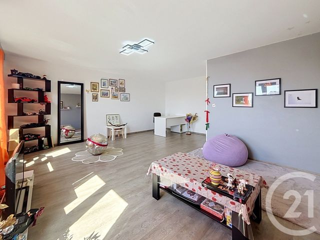 Appartement F5 &agrave; louer - 5 pi&egrave;ces - 105 m2 - St Andre Les Vergers - 10 - CHAMPAGNE-ARDENNE