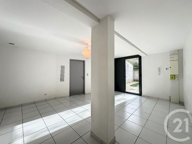 Appartement &agrave; louer - 3 pi&egrave;ces - 73 m2 - Troyes - 10 - CHAMPAGNE-ARDENNE
