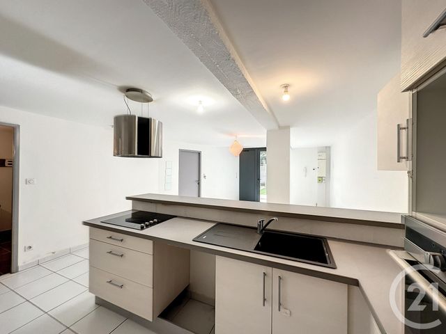 Appartement &agrave; louer - 3 pi&egrave;ces - 73 m2 - Troyes - 10 - CHAMPAGNE-ARDENNE