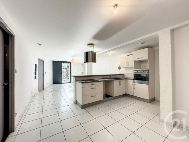 Appartement &agrave; louer - 3 pi&egrave;ces - 73 m2 - Troyes - 10 - CHAMPAGNE-ARDENNE