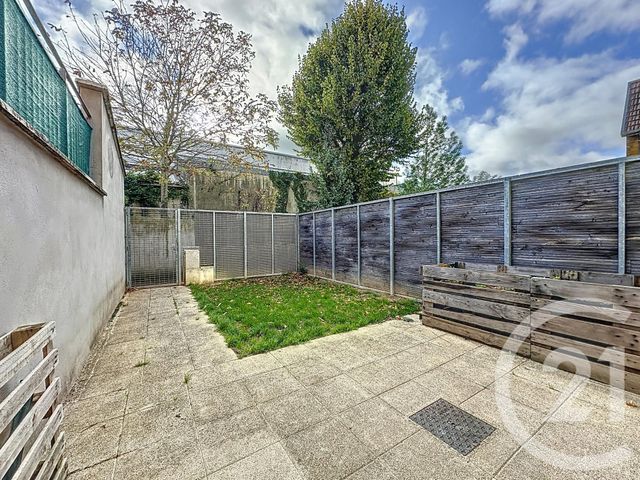 Appartement &agrave; louer - 3 pi&egrave;ces - 73 m2 - Troyes - 10 - CHAMPAGNE-ARDENNE