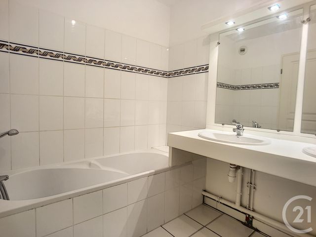 Appartement F4 &agrave; louer - 4 pi&egrave;ces - 90 m2 - Troyes - 10 - CHAMPAGNE-ARDENNE