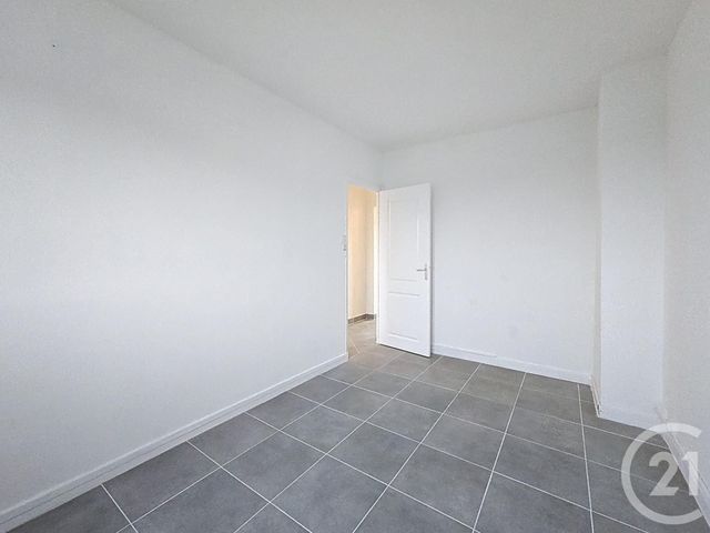 Appartement F4 &agrave; louer - 4 pi&egrave;ces - 63,09 m2 - La Chapelle St Luc - 10 - CHAMPAGNE-ARDENNE
