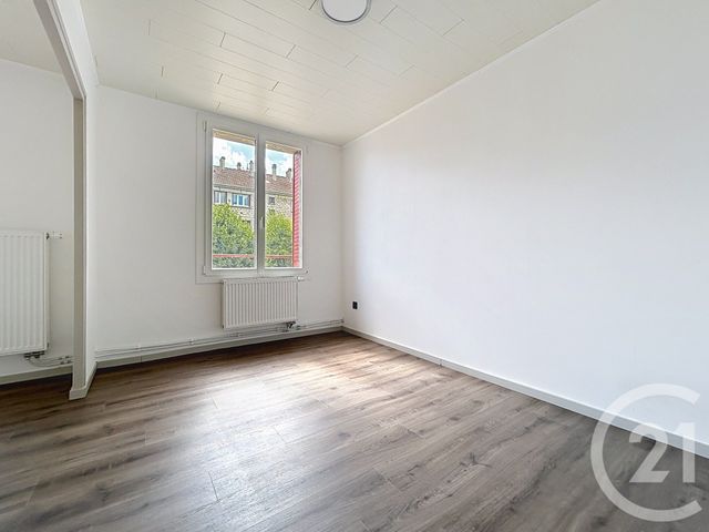 Appartement F4 &agrave; louer - 4 pi&egrave;ces - 66,92 m2 - La Chapelle St Luc - 10 - CHAMPAGNE-ARDENNE
