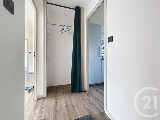 Appartement F4 &agrave; louer - 4 pi&egrave;ces - 66,92 m2 - La Chapelle St Luc - 10 - CHAMPAGNE-ARDENNE