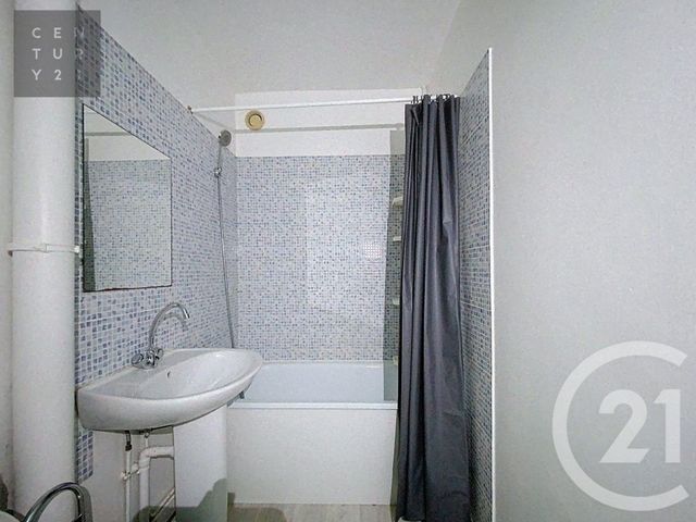 Appartement Studio &agrave; louer - 1 pi&egrave;ce - 27 m2 - St Julien Les Villas - 10 - CHAMPAGNE-ARDENNE