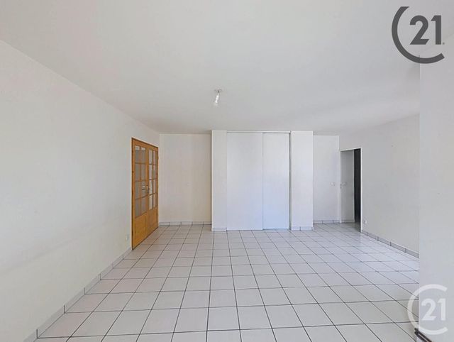 Appartement F3 à vendre - 3 pièces - 68 m2 - Provins - 77 - ILE-DE-FRANCE