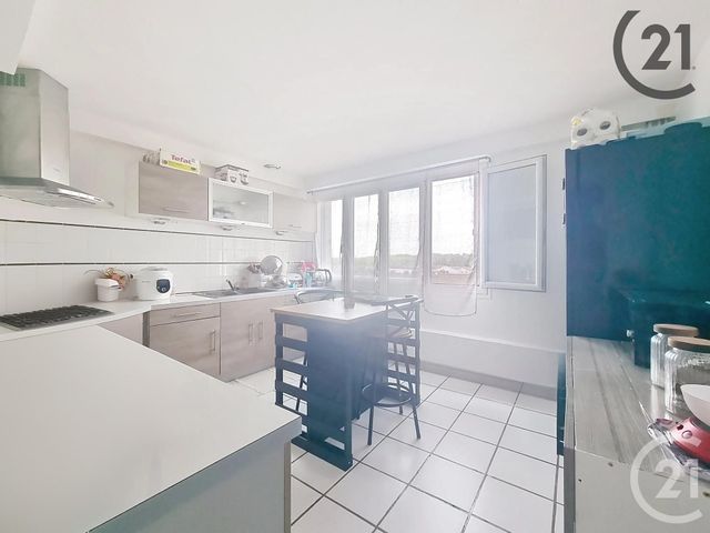 Appartement F4 à vendre - 4 pièces - 79,33 m2 - Provins - 77 - ILE-DE-FRANCE