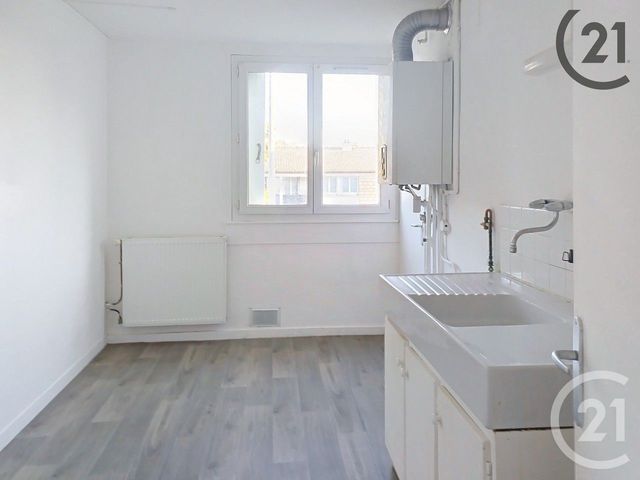 Appartement F5 à louer - 5 pièces - 90,30 m2 - Provins - 77 - ILE-DE-FRANCE