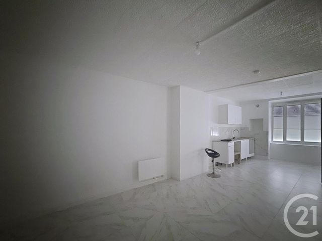 Appartement F1 &agrave; louer - 1 pi&egrave;ce - 34 m2 - La Ferte Gaucher - 77 - ILE-DE-FRANCE