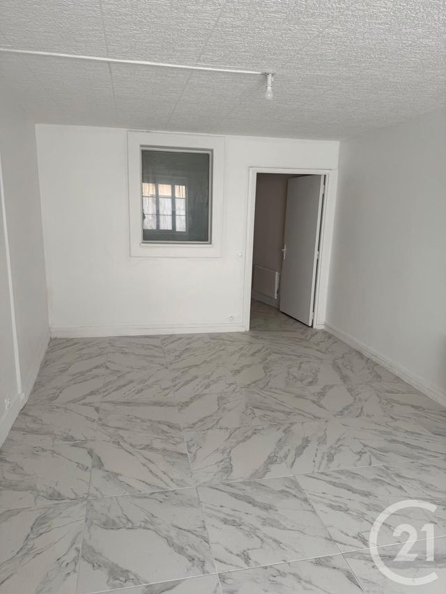 Appartement F1 &agrave; louer - 1 pi&egrave;ce - 34 m2 - La Ferte Gaucher - 77 - ILE-DE-FRANCE