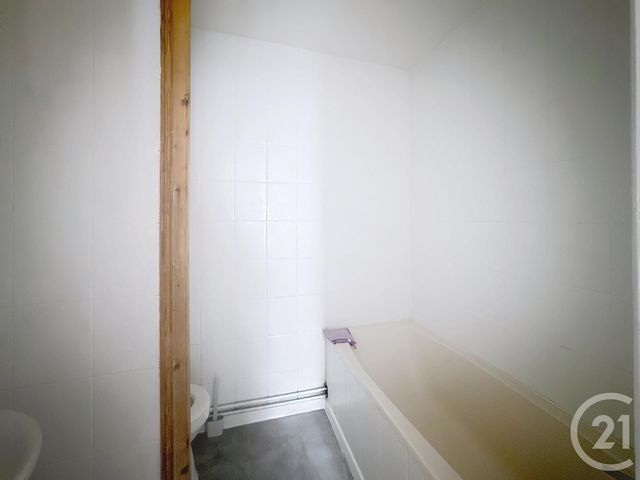 Appartement F4 &agrave; louer - 4 pi&egrave;ces - 71 m2 - La Ferte Gaucher - 77 - ILE-DE-FRANCE