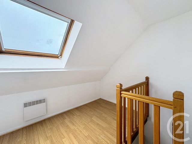 Appartement Studio &agrave; louer - 1 pi&egrave;ce - 25,40 m2 - Provins - 77 - ILE-DE-FRANCE