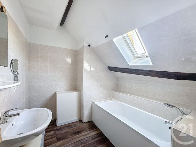 Appartement F4 &agrave; louer - 4 pi&egrave;ces - 78,60 m2 - Provins - 77 - ILE-DE-FRANCE