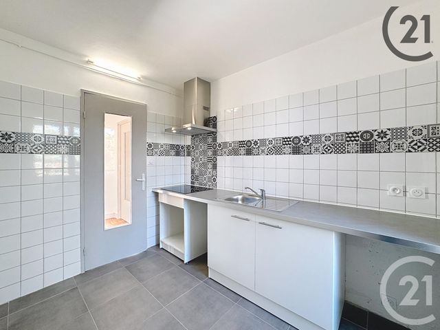 Appartement F3 &agrave; louer - 3 pi&egrave;ces - 69,26 m2 - Provins - 77 - ILE-DE-FRANCE