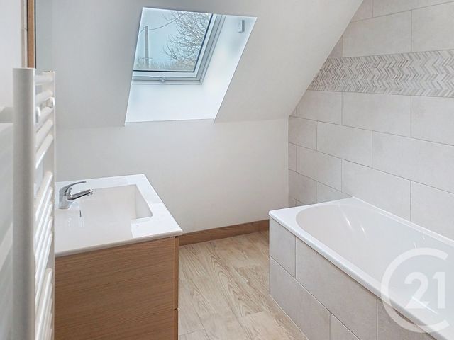 Maison &agrave; louer - 4 pi&egrave;ces - 106 m2 - Chalautre La Grande - 77 - ILE-DE-FRANCE