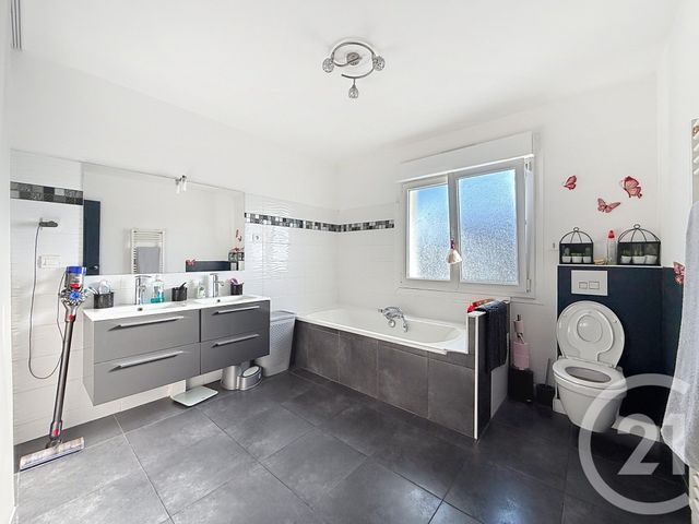 Maison &agrave; louer - 8 pi&egrave;ces - 155,10 m2 - Provins - 77 - ILE-DE-FRANCE