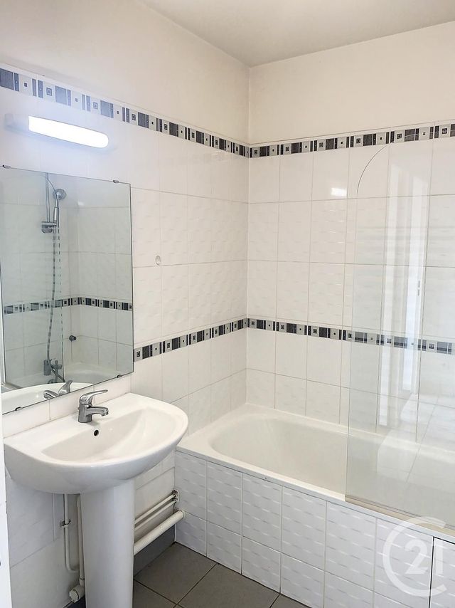Appartement F3 &agrave; louer - 3 pi&egrave;ces - 52,62 m2 - Provins - 77 - ILE-DE-FRANCE