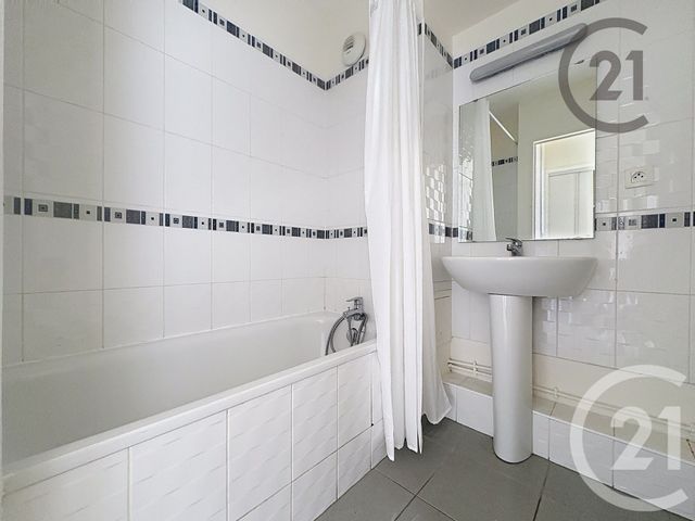 Appartement F3 &agrave; louer - 3 pi&egrave;ces - 53,06 m2 - Provins - 77 - ILE-DE-FRANCE