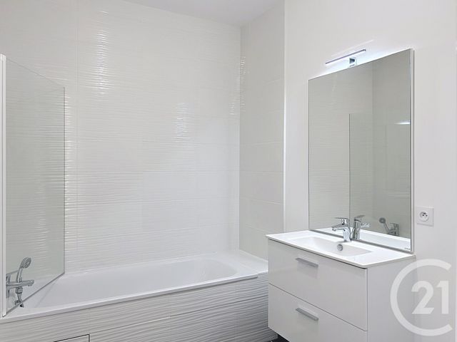 Appartement F4 &agrave; louer - 4 pi&egrave;ces - 72,70 m2 - Provins - 77 - ILE-DE-FRANCE