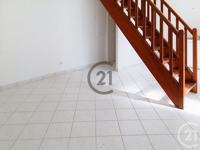 Appartement F1 &agrave; louer - 1 pi&egrave;ce - 28,29 m2 - Provins - 77 - ILE-DE-FRANCE