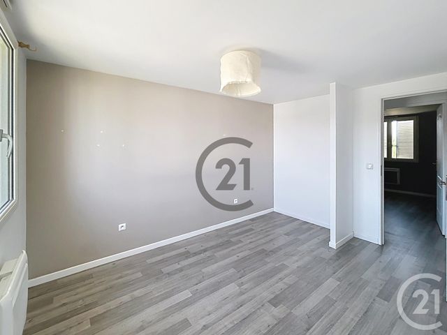 Maison &agrave; louer - 4 pi&egrave;ces - 80,36 m2 - Jutigny - 77 - ILE-DE-FRANCE