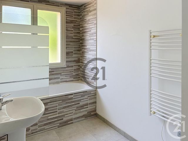 Maison &agrave; louer - 4 pi&egrave;ces - 80,36 m2 - Jutigny - 77 - ILE-DE-FRANCE