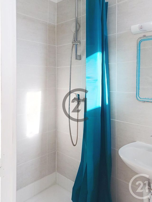 Appartement F1 &agrave; louer - 1 pi&egrave;ce - 24,50 m2 - Provins - 77 - ILE-DE-FRANCE