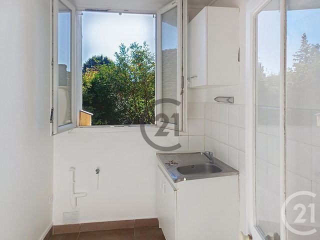 Appartement F1 &agrave; louer - 1 pi&egrave;ce - 24,50 m2 - Provins - 77 - ILE-DE-FRANCE