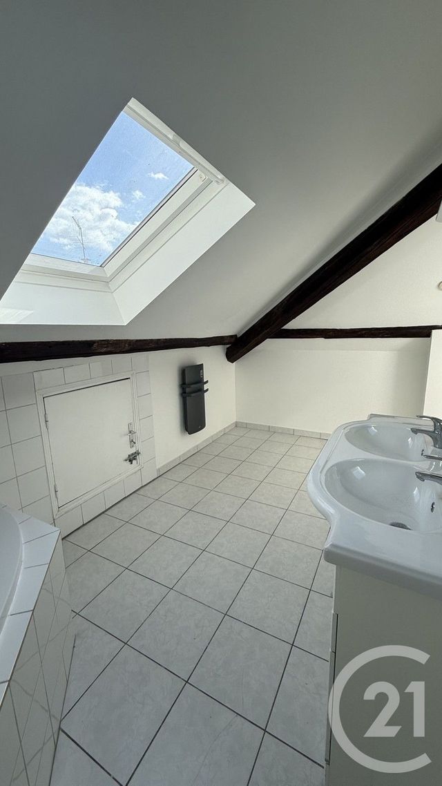 Appartement F1 &agrave; louer - 1 pi&egrave;ce - 53,27 m2 - Corbeil Essonnes - 91 - ILE-DE-FRANCE