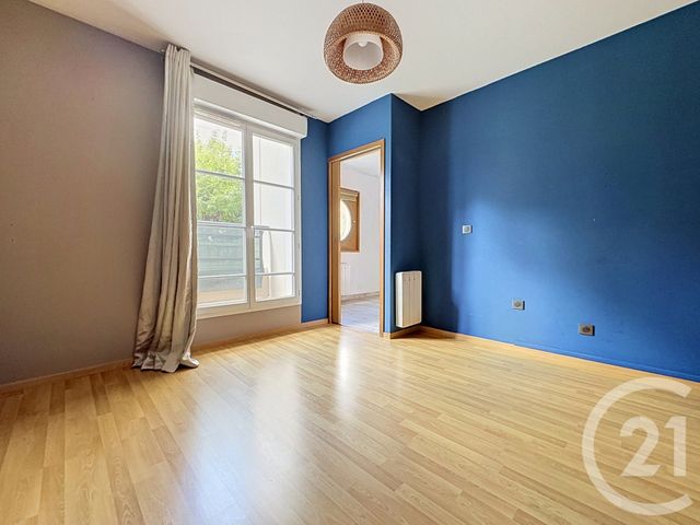 Appartement F3 &agrave; louer - 3 pi&egrave;ces - 50,04 m2 - Corbeil Essonnes - 91 - ILE-DE-FRANCE