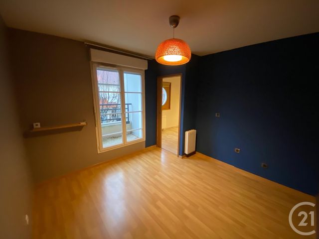 Appartement F3 &agrave; louer - 3 pi&egrave;ces - 50,04 m2 - Corbeil Essonnes - 91 - ILE-DE-FRANCE
