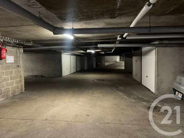 Parking &agrave; vendre - 13 m2 - Evry - 91 - ILE-DE-FRANCE